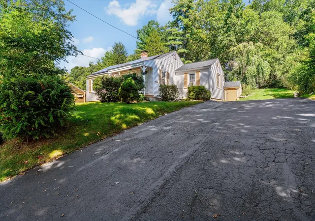Photo 3 of Single family home for sale at 44 New Boston Rd, Sturbridge, MA 01566 | MLS# 73578642 | Listing updated on 2026-10-06