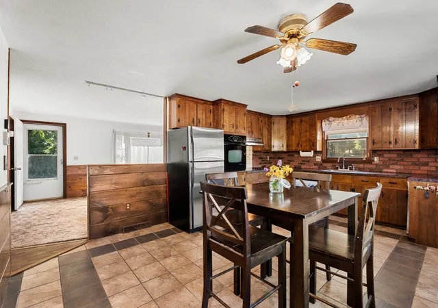 Photo 3 of Sale Pending at 504 High St, Dunstable, MA 01827 | MLS# 73575924 | Listing updated on 2026-09-16