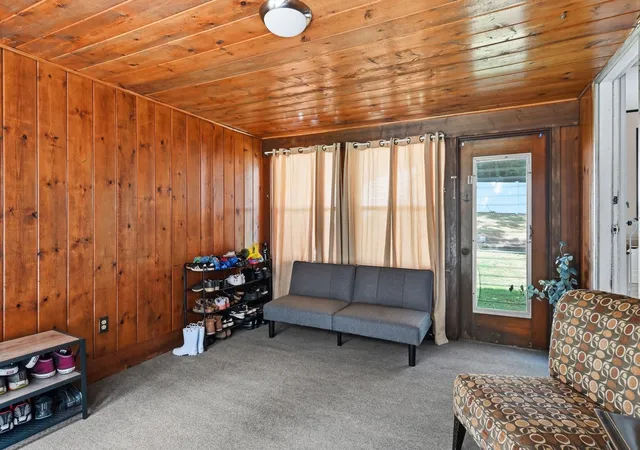 Photo 4 of Single family home for sale at 42 North Brk Rd, Springfield, MA 01119 | MLS# 73571150 | Listing updated on 2026-09-18