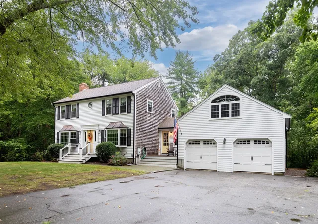 Photo 3 of Single family home for sale at 18 Dinahs Way, Wareham, MA 02571 | MLS# 73572002 | Listing updated on 2026-09-08