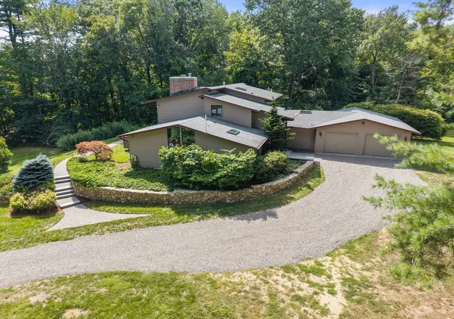 Photo 1 of Sale Pending at 44 Vine St, Andover, MA 01810 | MLS# 73574218 | Listing updated on 2026-10-02