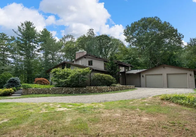 Photo 3 of Sale Pending at 44 Vine St, Andover, MA 01810 | MLS# 73574218 | Listing updated on 2026-10-02