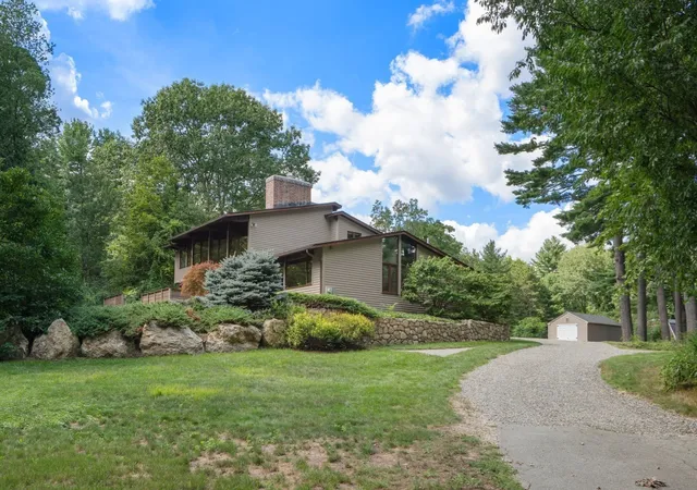 Photo 3 of Sale Pending at 44 Vine St, Andover, MA 01810 | MLS# 73574218 | Listing updated on 2026-10-02