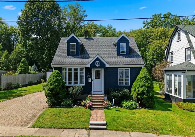 Photo 2 of Single family home for sale at 38 1/2 Abington Ave, Peabody, MA 01960 | MLS# 73574729 | Listing updated on 2026-09-13