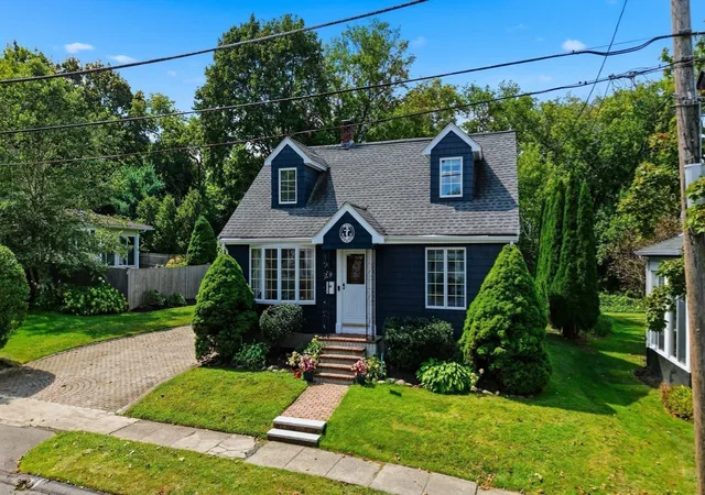 Photo 3 of Single family home for sale at 38 1/2 Abington Ave, Peabody, MA 01960 | MLS# 73574729 | Listing updated on 2026-09-13
