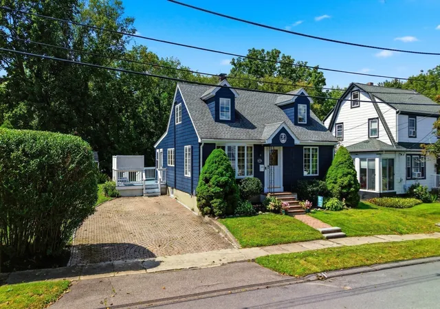 Photo 3 of Single family home for sale at 38 1/2 Abington Ave, Peabody, MA 01960 | MLS# 73574729 | Listing updated on 2026-09-13
