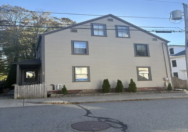 Listing Photo 1 - Condo for sale in building located at 20 Chestnut St, Newburyport, MA 02139 - Unit #20