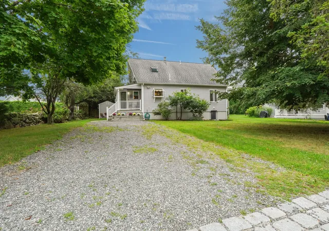 Photo 2 of Single family home for sale at 4 Melbourne Dr, Narragansett, RI 02882 | MLS# 73570816 | Listing updated on 2026-09-05