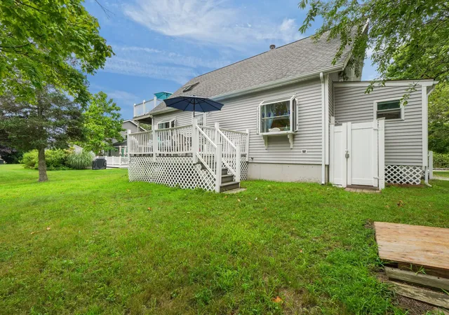 Photo 2 of Single family home for sale at 4 Melbourne Dr, Narragansett, RI 02882 | MLS# 73570816 | Listing updated on 2026-09-05