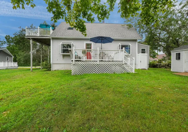 Photo 3 of Single family home for sale at 4 Melbourne Dr, Narragansett, RI 02882 | MLS# 73570816 | Listing updated on 2026-09-05