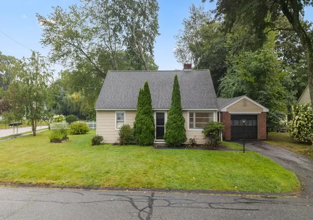 Photo 3 of Sale Pending at 30 Bellridge Dr, Shrewsbury, MA 01545 | MLS# 73570969 | Listing updated on 2026-09-29