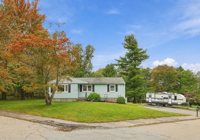 Photo 2 of Sale Pending at 17 Phoenix Rd, Auburn, MA 01501 | MLS# 73584976 | Listing updated on 2026-10-08
