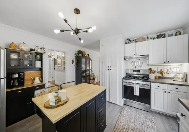 Listing Photo 4 - Condo for sale in building located at 10 Grn St, Medfield, MA 02052 - Unit #10