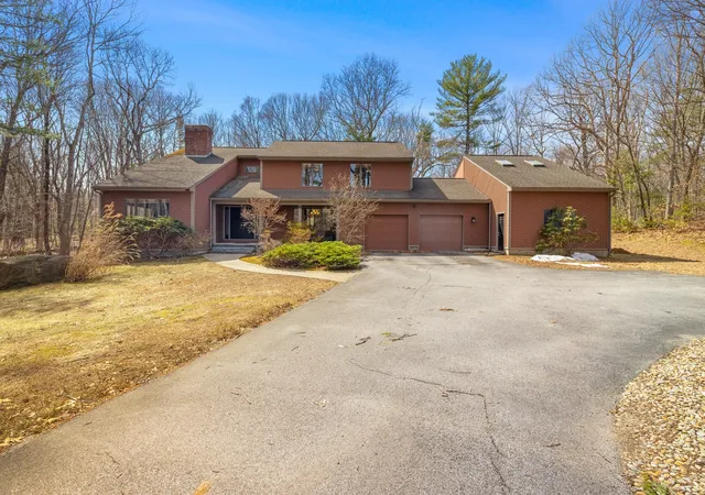 Photo 1 of Single family home for sale at 275 Chestnut, Uxbridge, MA 01569 | MLS# 73575034 | Listing updated on 2026-09-14