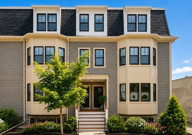 Photo 1 of Sale Pending at 110 Park St #5, West Roxbury, MA 02132 | MLS# 73581656 | Listing updated on 2026-10-21