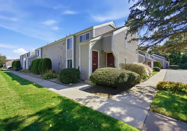 Photo 1 of Sale Pending at 91 Nassau Dr #91, Springfield, MA 01129 | MLS# 73588715 | Listing updated on 2026-10-27