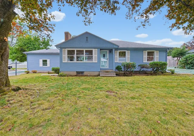 Photo 2 of Single family home for sale at 16 Westmont Cir, Shrewsbury, MA 01545 | MLS# 73585798 | Listing updated on 2026-10-05