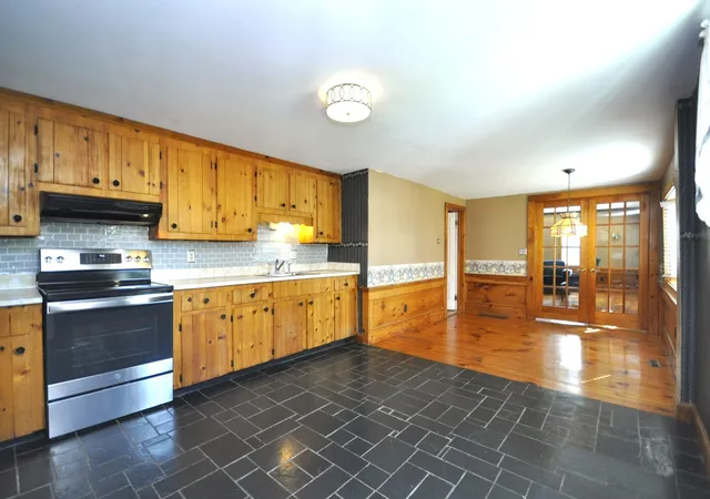 Photo 3 of Single family home for sale at 466 Summer St, East Bridgewater, MA 02333 | MLS# 73570761 | Listing updated on 2026-10-03