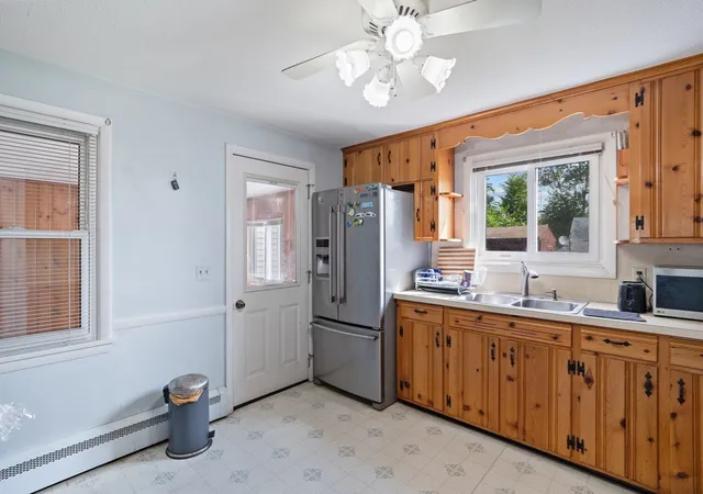 Photo 4 of Sale Pending at 389 Abbott St, Springfield, MA 01118 | MLS# 73573915 | Listing updated on 2026-09-29