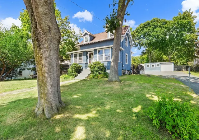 Photo 2 of Single family home for sale at 121 Bridge St, Beverly, MA 01915 | MLS# 73573878 | Listing updated on 2026-09-17