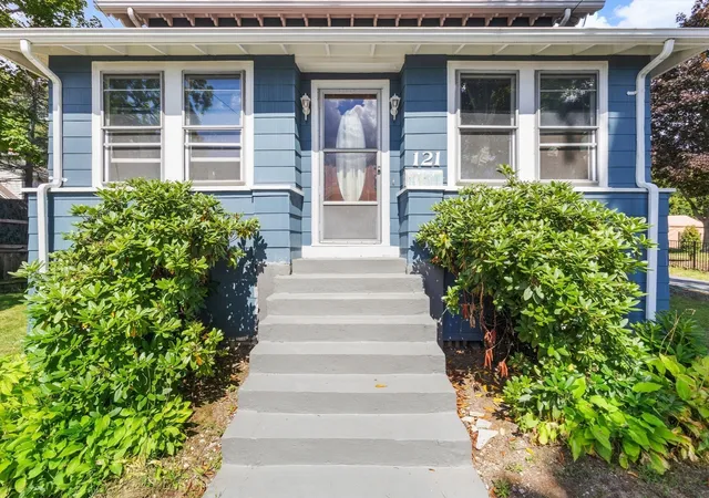 Photo 3 of Single family home for sale at 121 Bridge St, Beverly, MA 01915 | MLS# 73573878 | Listing updated on 2026-09-17