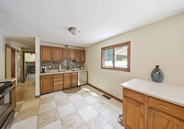 Photo 3 of Single family home for sale at 2072 State Rd, Plymouth, MA 02360 | MLS# 73572063 | Listing updated on 2026-09-08