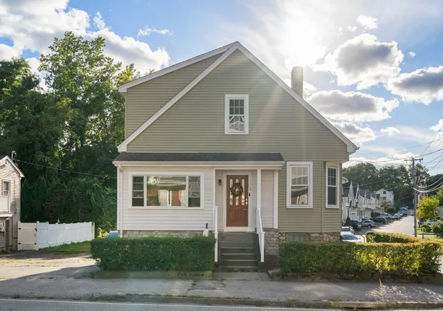 Photo 1 of Single family home for sale at 134 Commonwealth Ave, Worcester, MA 01604 | MLS# 73582260 | Listing updated on 2026-10-14