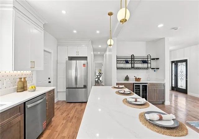 Photo 3 of Single family home for sale at 515 Gaskill St, Woonsocket, RI 02895 | MLS# 73585841 | Listing updated on 2026-10-06