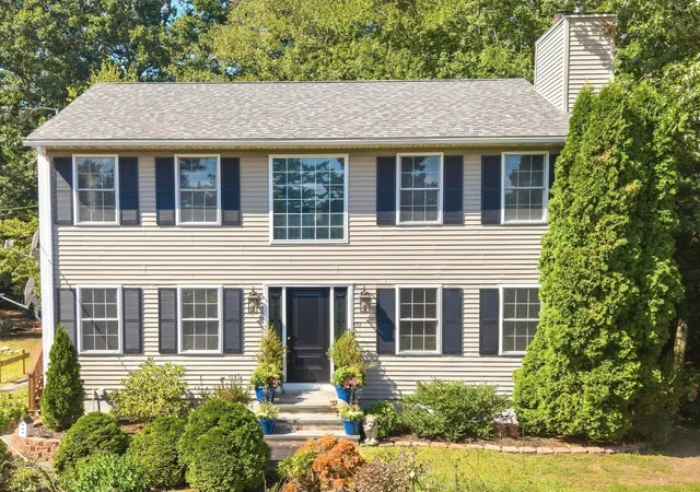 Photo 2 of Single family home for sale at 777 New Plainville Rd, North Dartmouth, MA 02747 | MLS# 73580138 | Listing updated on 2026-10-20