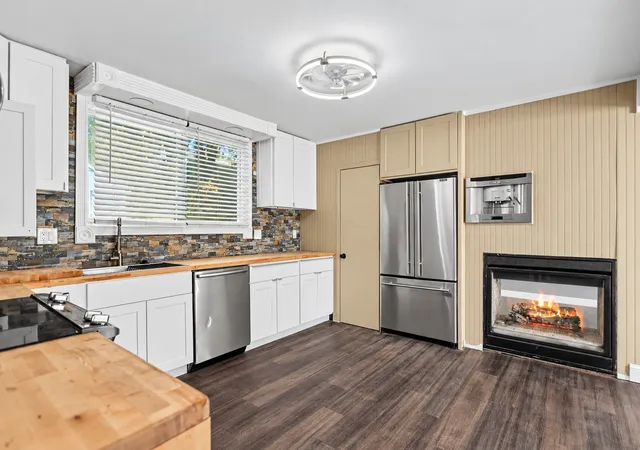 Photo 3 of Single family home for sale at 188 Oak St, Methuen, MA 01844 | MLS# 73564899 | Listing updated on 2026-10-09