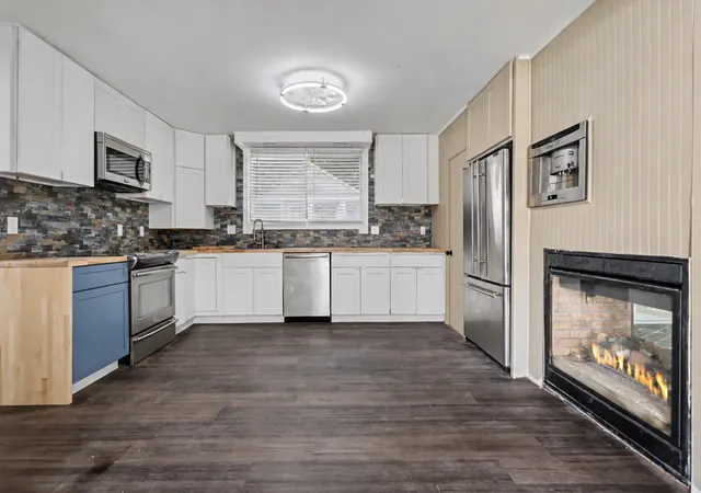 Photo 4 of Single family home for sale at 188 Oak St, Methuen, MA 01844 | MLS# 73564899 | Listing updated on 2026-10-09
