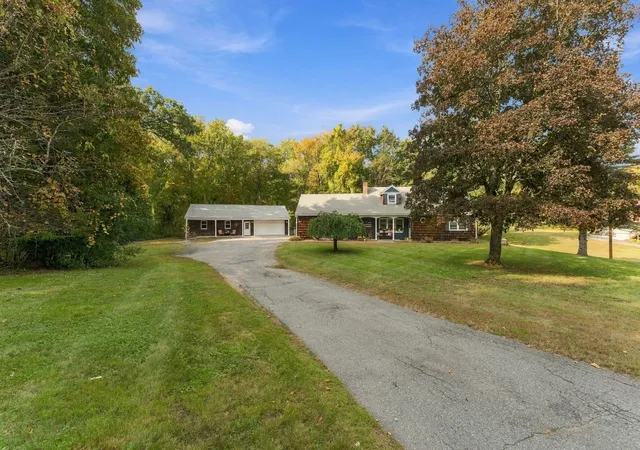 Photo 2 of Single family home for sale at 480 Hartford Ave E, Uxbridge, MA 01569 | MLS# 73587506 | Listing updated on 2026-10-15