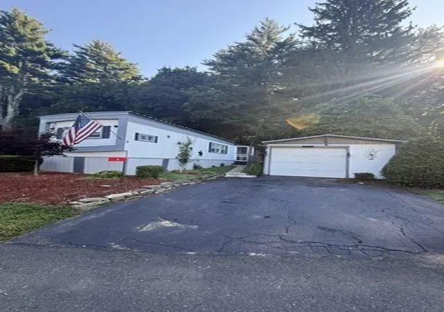 Photo 2 of Manufactured home for sale at 6 Willow Cir, Brimfield, MA 01010 | MLS# 73572274 | Listing updated on 2026-09-05