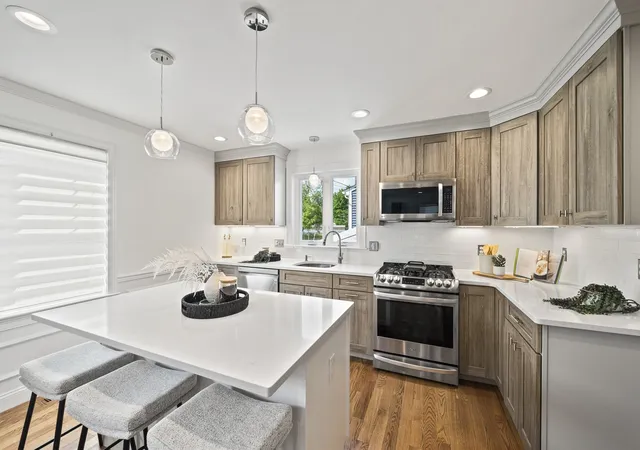 Listing Photo 4 - Condo for sale in building located at 61 Gale St, Waltham, MA 02453 - Unit #A