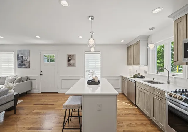 Listing Photo 5 - Condo for sale in building located at 61 Gale St, Waltham, MA 02453 - Unit #A