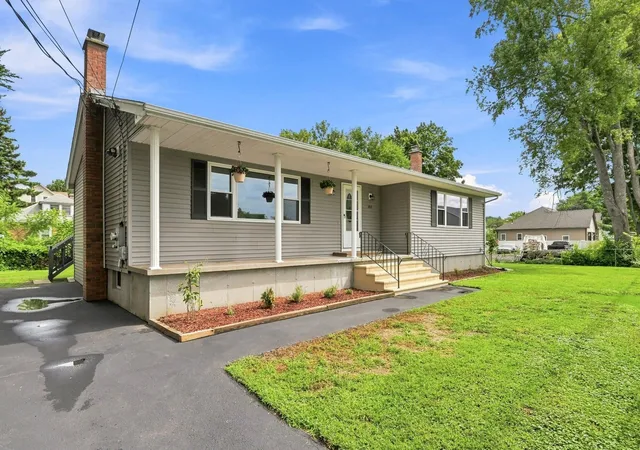 Photo 2 of Single family home for sale at 192 Empire St, Chicopee, MA 01013 | MLS# 73571913 | Listing updated on 2026-09-08