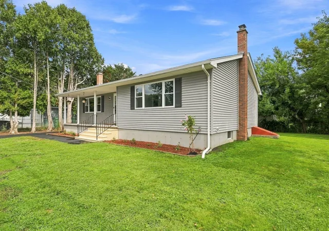 Photo 3 of Single family home for sale at 192 Empire St, Chicopee, MA 01013 | MLS# 73571913 | Listing updated on 2026-09-08