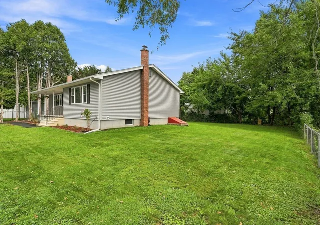 Photo 4 of Single family home for sale at 192 Empire St, Chicopee, MA 01013 | MLS# 73571913 | Listing updated on 2026-09-08