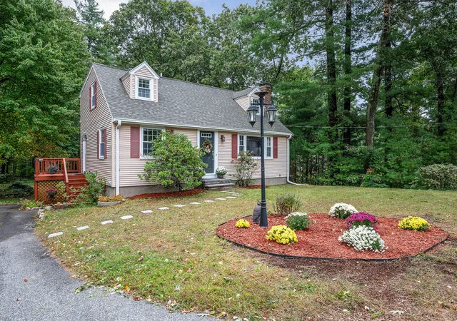Photo 1 of Single family home for sale at 137 Central St, North Reading, MA 01864 | MLS# 73584567 | Listing updated on 2026-10-12