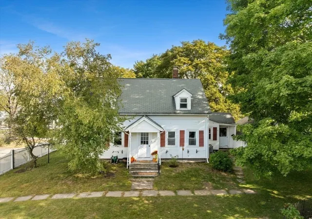 Photo 2 of Single family home for sale at 24 School St, Walpole, MA 02081 | MLS# 73582373 | Listing updated on 2026-10-15