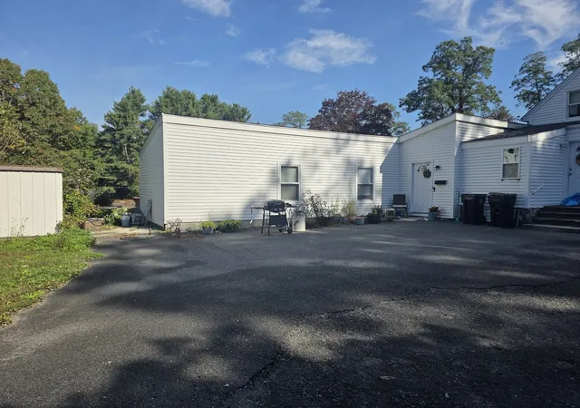Photo 2 of Single family home for sale at 434 Hixville Rd, North Dartmouth, MA 02747 | MLS# 73588540 | Listing updated on 2026-10-14