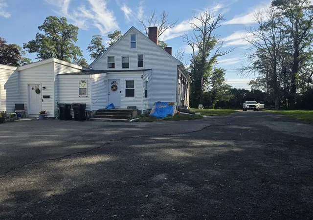 Photo 3 of Single family home for sale at 434 Hixville Rd, North Dartmouth, MA 02747 | MLS# 73588540 | Listing updated on 2026-10-14
