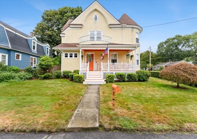 Photo 2 of Single family home for sale at 220 Smith St, North Attleboro, MA 02760 | MLS# 73573939 | Listing updated on 2026-09-13