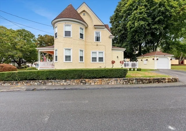Photo 3 of Single family home for sale at 220 Smith St, North Attleboro, MA 02760 | MLS# 73573939 | Listing updated on 2026-09-13