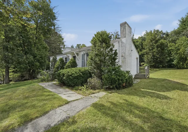 Photo 2 of Sale Pending at 9 Spring Ter, Shrewsbury, MA 01545 | MLS# 73575559 | Listing updated on 2026-09-24