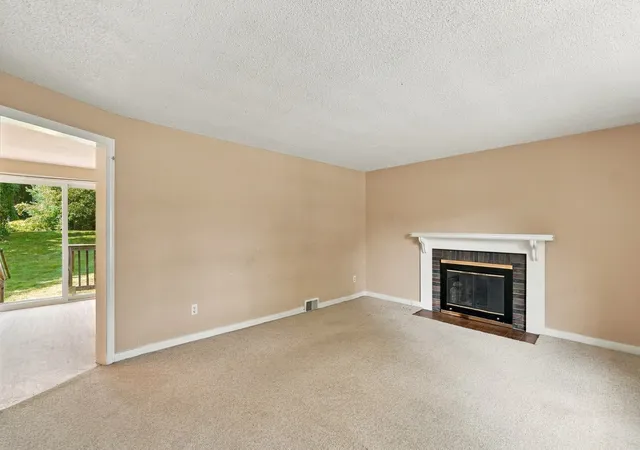 Photo 3 of Sale Pending at 9 Spring Ter, Shrewsbury, MA 01545 | MLS# 73575559 | Listing updated on 2026-09-24