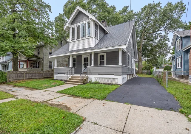 Single family home for sale at 136 Marsden St, Springfield, MA 01109 | MLS# 73572144