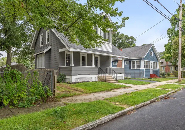 Photo 29 of Single family home for sale at 136 Marsden St, Springfield, MA 01109 | MLS# 73572144 | Listing updated on 2026-10-09