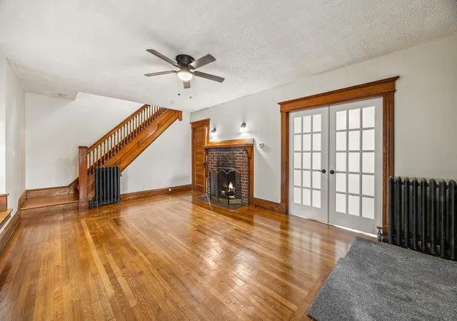 Photo 3 of Single family home for sale at 136 Marsden St, Springfield, MA 01109 | MLS# 73572144 | Listing updated on 2026-09-08
