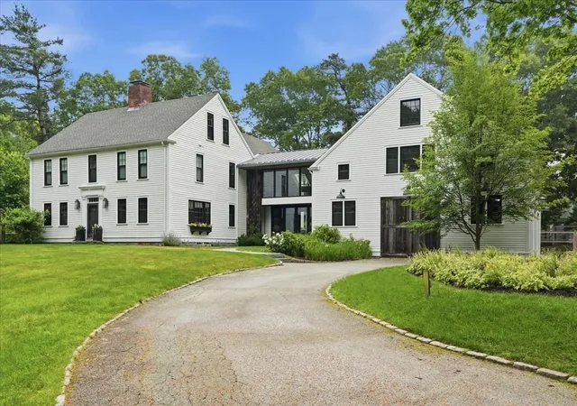 Photo 3 of Mansion for sale at 822 Main St, Hingham, MA 02043 | MLS# 73584691 | Listing updated on 2026-10-16